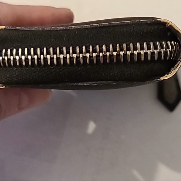 Givenchy & Disney Authentic Vintage Collaboration Mini Wallet with COA - Picture 6 of 15